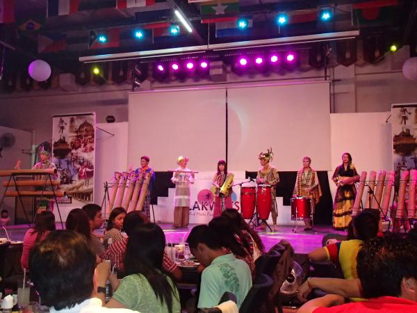Lakwatsa Restolounge