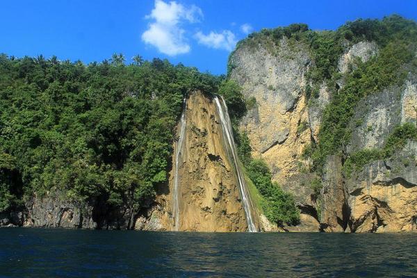 Catandayagan Falls