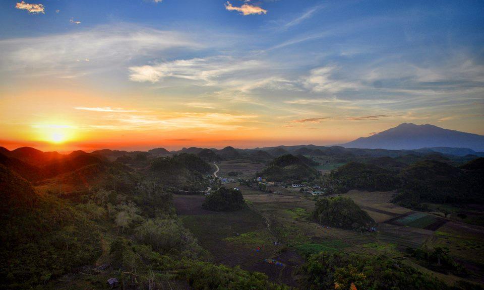 FROM SIZZLING SUNSETS TO STARRY, STARRY NIGHTS IN HINAKPAN