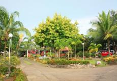 Naomi's Botanical Garden and Tourist Inn